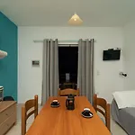 Blue Maisonettes Aparthotel