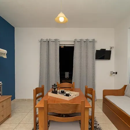 Blue Maisonettes Aparthotel 3*