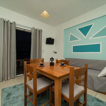 Blue Maisonettes 3* Kamária