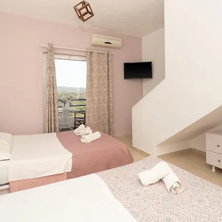 Blue Maisonettes Lejlighedshotel 3*
