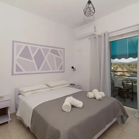 Blue Maisonettes 3* Kamária