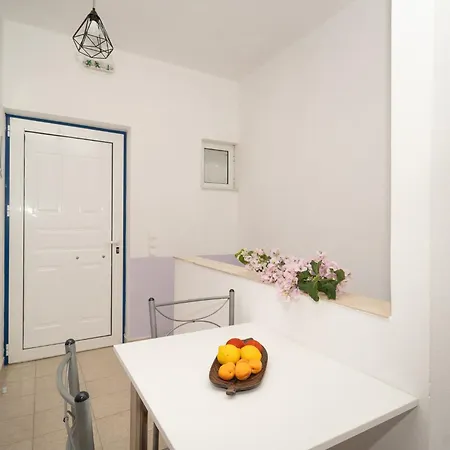 Blue Maisonettes 3* Kamária